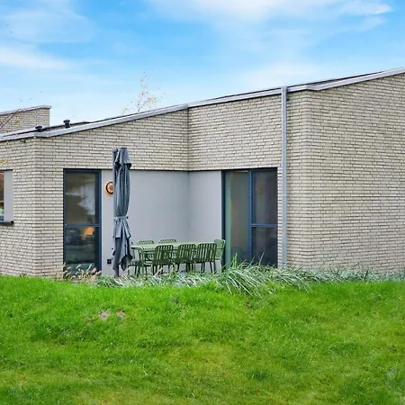 Feriehus 2 Bedroom Beautiful In Lembruch-duemmer